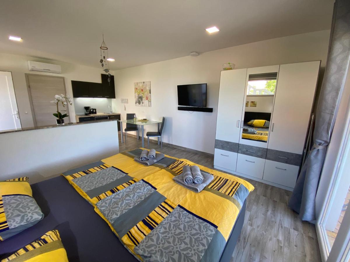 Villa Sabina - Apartments Kroatien Ražanac Dış mekan fotoğraf
